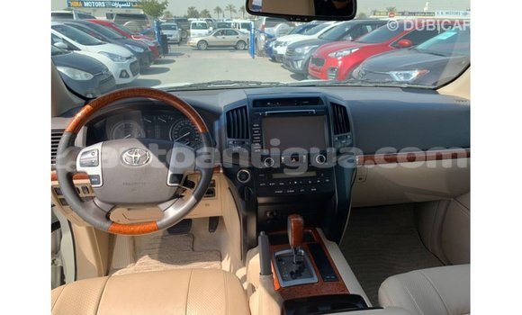 Buy Import Toyota Land Cruiser White Car in Import - Dubai in Antigua Buy Import Toyota Land Cruiser White Car in Import - Dubai in Antigua
