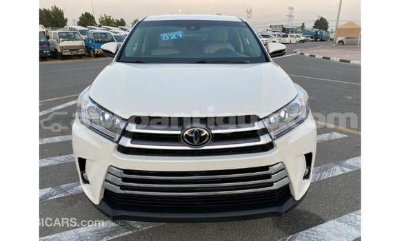 Buy Import Toyota Highlander White Car in Import - Dubai in Antigua Buy Import Toyota Highlander White Car in Import - Dubai in Antigua