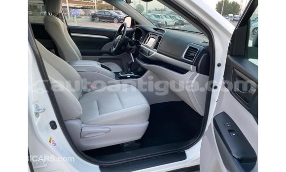 Buy Import Toyota Highlander White Car in Import - Dubai in Antigua Buy Import Toyota Highlander White Car in Import - Dubai in Antigua