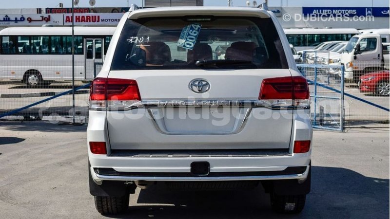 Big with watermark toyota land cruiser antigua import dubai 1875