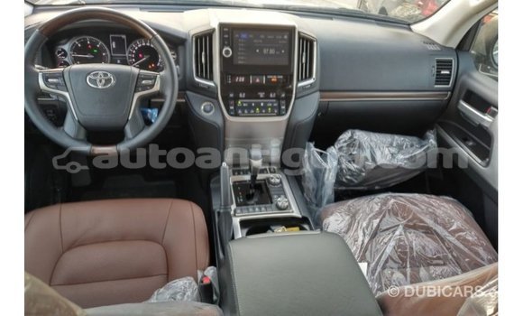 Buy Import Toyota Land Cruiser White Car in Import - Dubai in Antigua Buy Import Toyota Land Cruiser White Car in Import - Dubai in Antigua