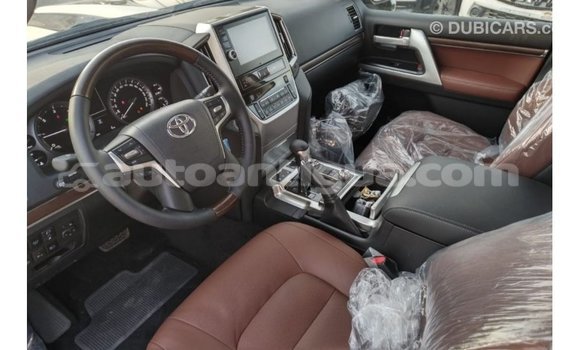 Buy Import Toyota Land Cruiser White Car in Import - Dubai in Antigua Buy Import Toyota Land Cruiser White Car in Import - Dubai in Antigua