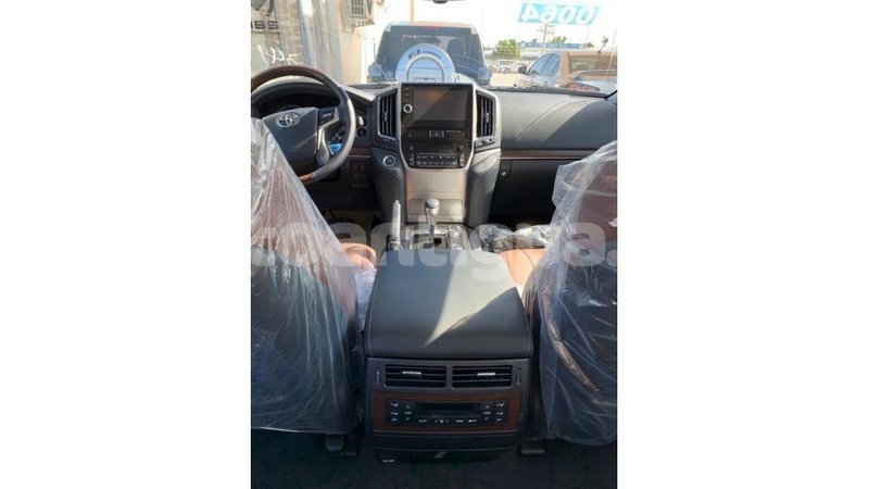 Big with watermark toyota land cruiser antigua import dubai 1876