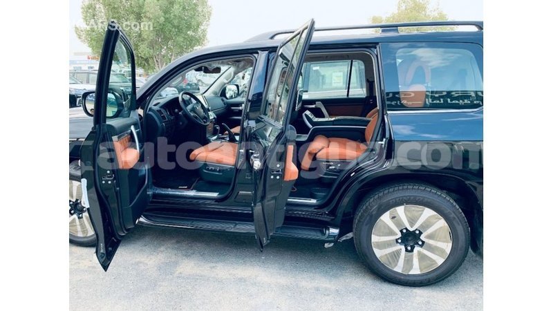 Big with watermark toyota land cruiser antigua import dubai 1880