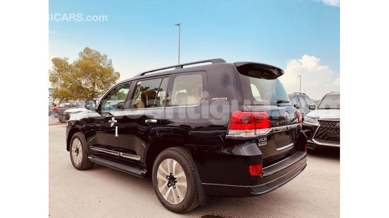 Big with watermark toyota land cruiser antigua import dubai 1880