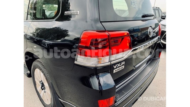 Big with watermark toyota land cruiser antigua import dubai 1880