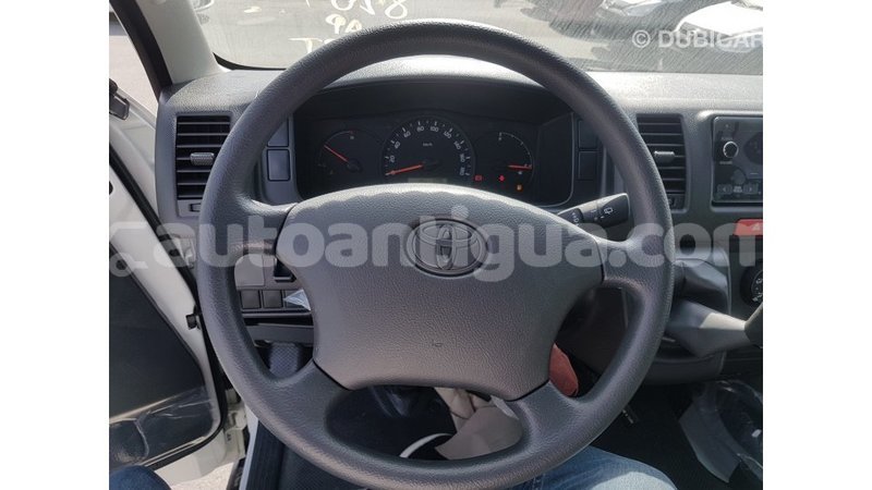 Big with watermark toyota da antigua import dubai 1897