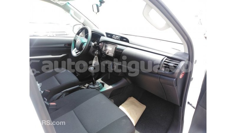 Big with watermark toyota hilux antigua import dubai 1907