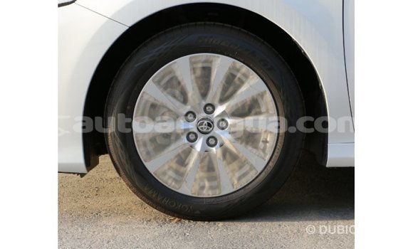 Buy Import Toyota Camry White Car in Import - Dubai in Antigua
