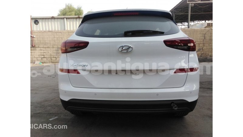 Big with watermark hyundai tucson antigua import dubai 1940