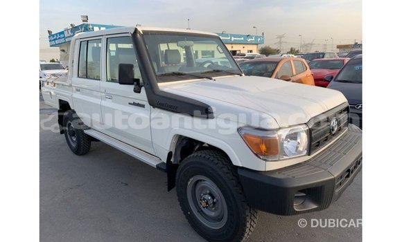 Buy Import Toyota Land Cruiser White Car in Import - Dubai in Antigua Buy Import Toyota Land Cruiser White Car in Import - Dubai in Antigua