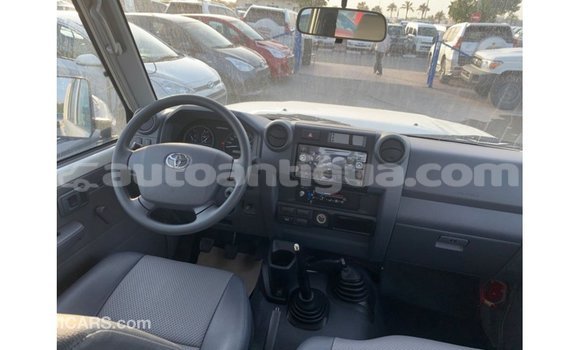 Buy Import Toyota Land Cruiser White Car in Import - Dubai in Antigua Buy Import Toyota Land Cruiser White Car in Import - Dubai in Antigua