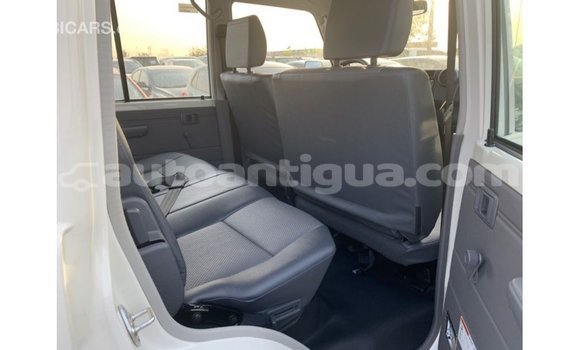 Buy Import Toyota Land Cruiser White Car in Import - Dubai in Antigua Buy Import Toyota Land Cruiser White Car in Import - Dubai in Antigua