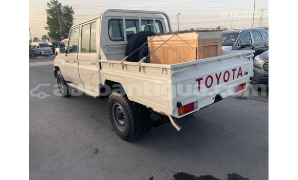 Buy Import Toyota Land Cruiser White Car in Import - Dubai in Antigua Buy Import Toyota Land Cruiser White Car in Import - Dubai in Antigua