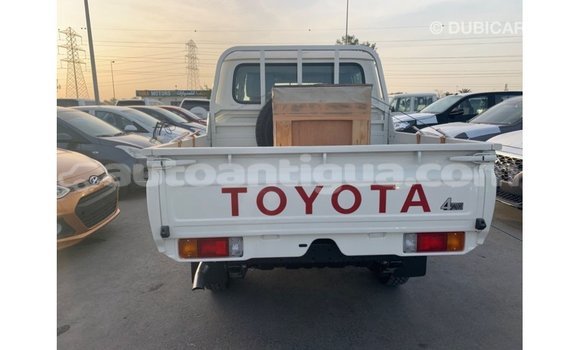 Buy Import Toyota Land Cruiser White Car in Import - Dubai in Antigua Buy Import Toyota Land Cruiser White Car in Import - Dubai in Antigua