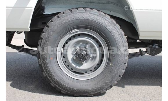 Buy Import Toyota Land Cruiser White Car in Import - Dubai in Antigua Buy Import Toyota Land Cruiser White Car in Import - Dubai in Antigua