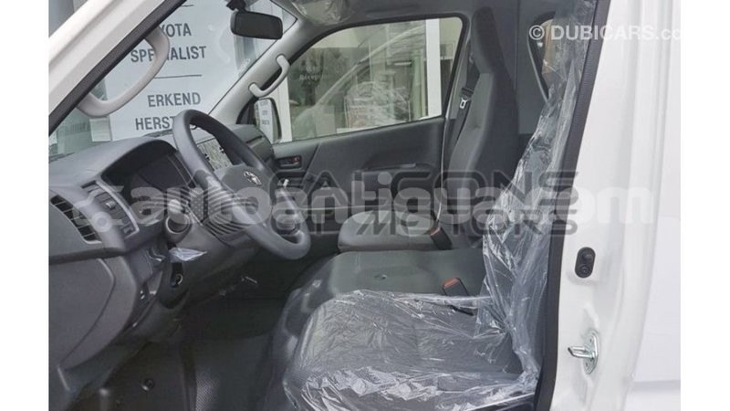 Big with watermark toyota hiace antigua import dubai 1978