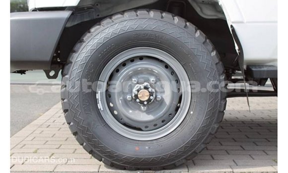 Buy Import Toyota Land Cruiser White Car in Import - Dubai in Antigua Buy Import Toyota Land Cruiser White Car in Import - Dubai in Antigua