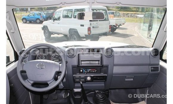 Buy Import Toyota Land Cruiser White Car in Import - Dubai in Antigua Buy Import Toyota Land Cruiser White Car in Import - Dubai in Antigua