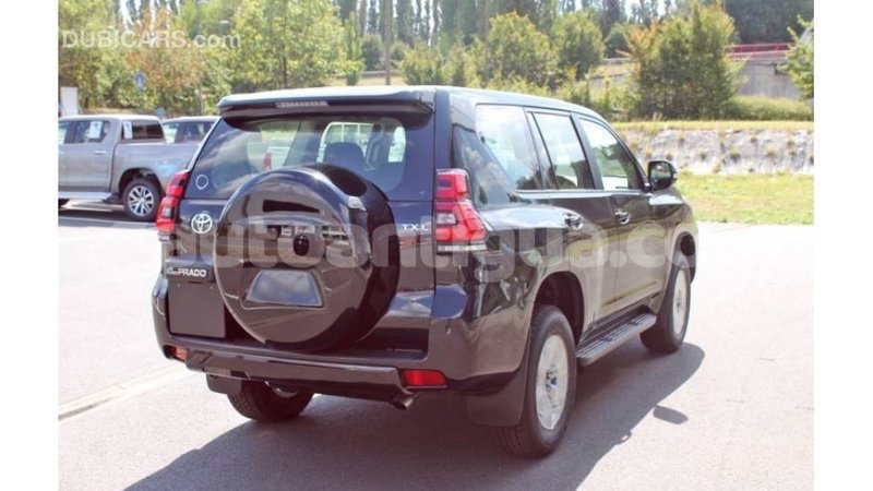 Big with watermark toyota prado antigua import dubai 1983