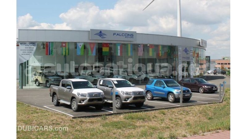 Big with watermark toyota prado antigua import dubai 1983