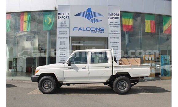 Buy Import Toyota Land Cruiser White Car in Import - Dubai in Antigua Buy Import Toyota Land Cruiser White Car in Import - Dubai in Antigua