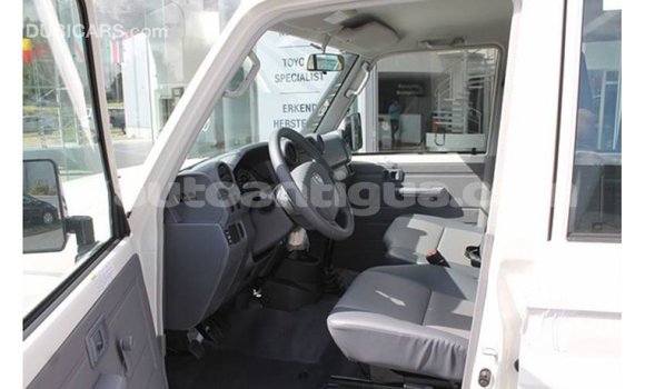 Buy Import Toyota Land Cruiser White Car in Import - Dubai in Antigua Buy Import Toyota Land Cruiser White Car in Import - Dubai in Antigua