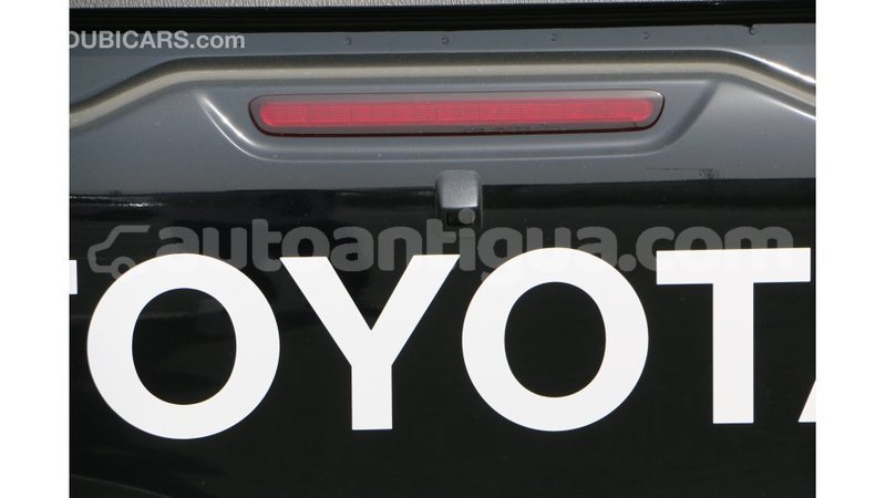 Big with watermark toyota hilux antigua import dubai 1996