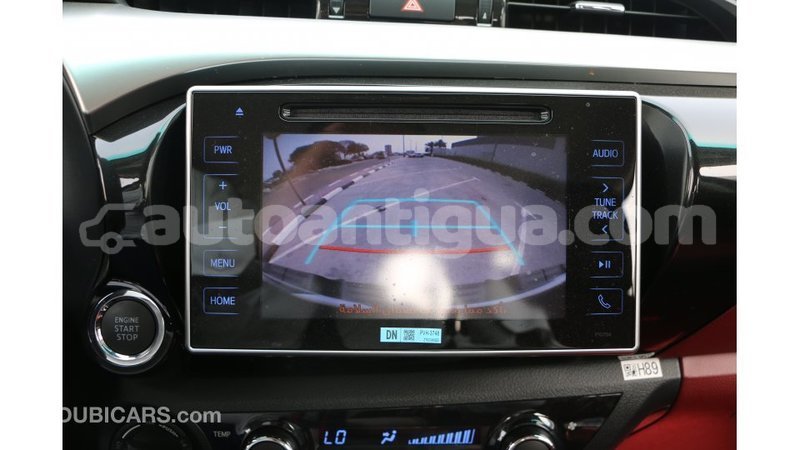 Big with watermark toyota hilux antigua import dubai 1996