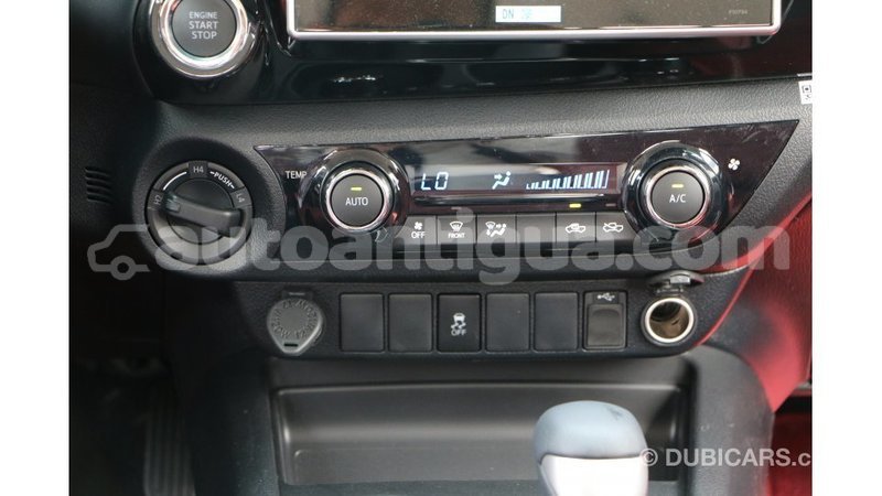 Big with watermark toyota hilux antigua import dubai 1996