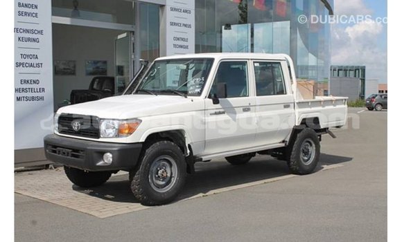 Buy Import Toyota Land Cruiser White Car in Import - Dubai in Antigua Buy Import Toyota Land Cruiser White Car in Import - Dubai in Antigua