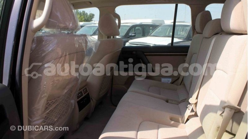 Big with watermark toyota land cruiser antigua import dubai 2002