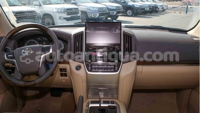 Big with watermark toyota land cruiser antigua import dubai 2002