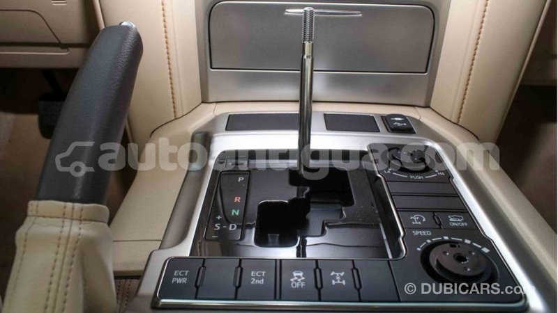 Big with watermark toyota land cruiser antigua import dubai 2002