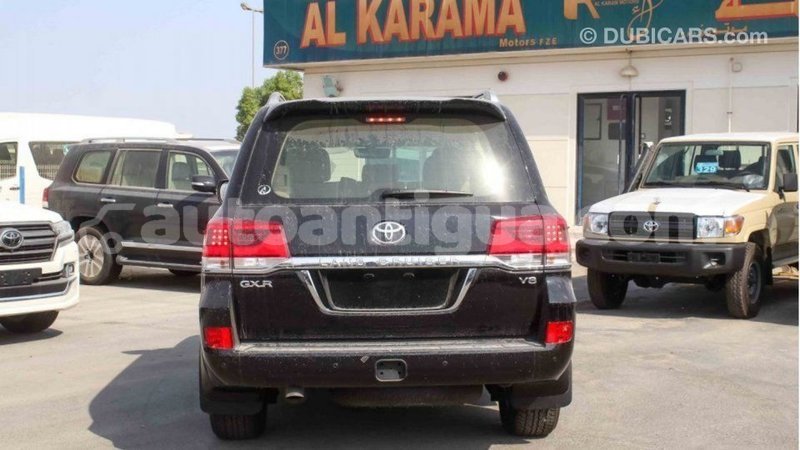 Big with watermark toyota land cruiser antigua import dubai 2002