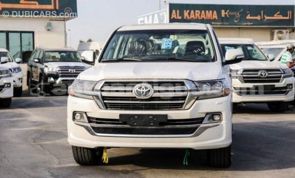 Buy Import Toyota Land Cruiser White Car in Import - Dubai in Antigua Buy Import Toyota Land Cruiser White Car in Import - Dubai in Antigua