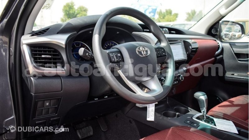 Big with watermark toyota hilux antigua import dubai 2010