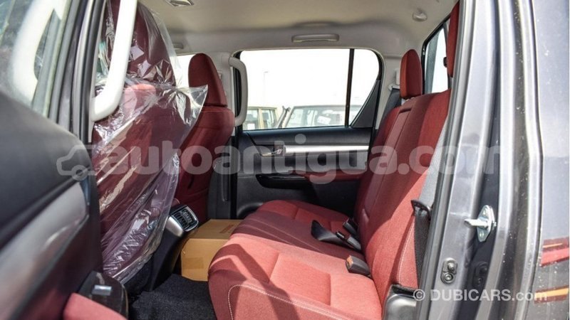 Big with watermark toyota hilux antigua import dubai 2010