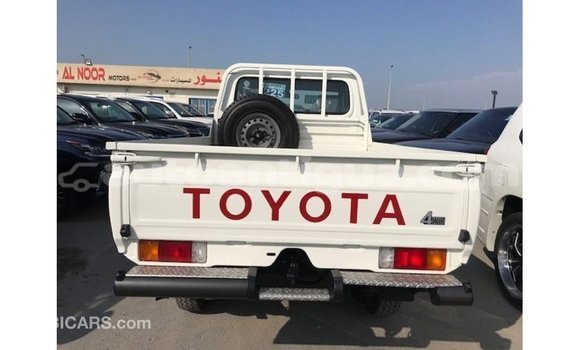 Buy Import Toyota Land Cruiser White Car in Import - Dubai in Antigua Buy Import Toyota Land Cruiser White Car in Import - Dubai in Antigua