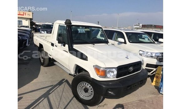 Buy Import Toyota Land Cruiser White Car in Import - Dubai in Antigua Buy Import Toyota Land Cruiser White Car in Import - Dubai in Antigua