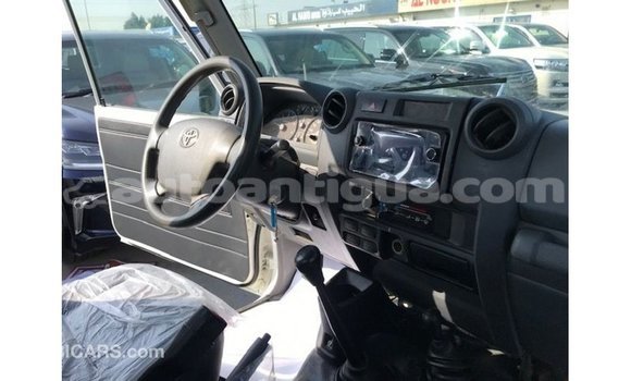 Buy Import Toyota Land Cruiser White Car in Import - Dubai in Antigua Buy Import Toyota Land Cruiser White Car in Import - Dubai in Antigua