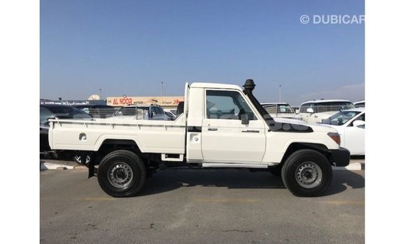 Buy Import Toyota Land Cruiser White Car in Import - Dubai in Antigua Buy Import Toyota Land Cruiser White Car in Import - Dubai in Antigua