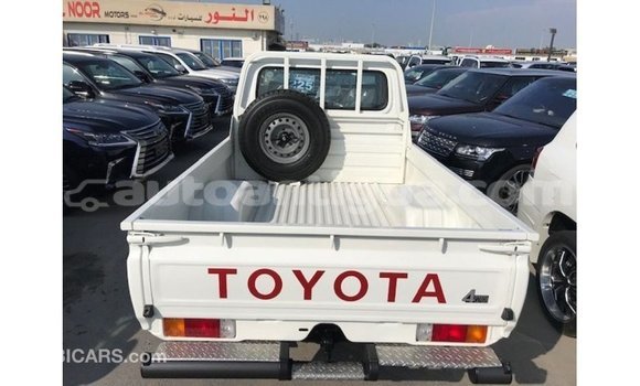 Buy Import Toyota Land Cruiser White Car in Import - Dubai in Antigua Buy Import Toyota Land Cruiser White Car in Import - Dubai in Antigua