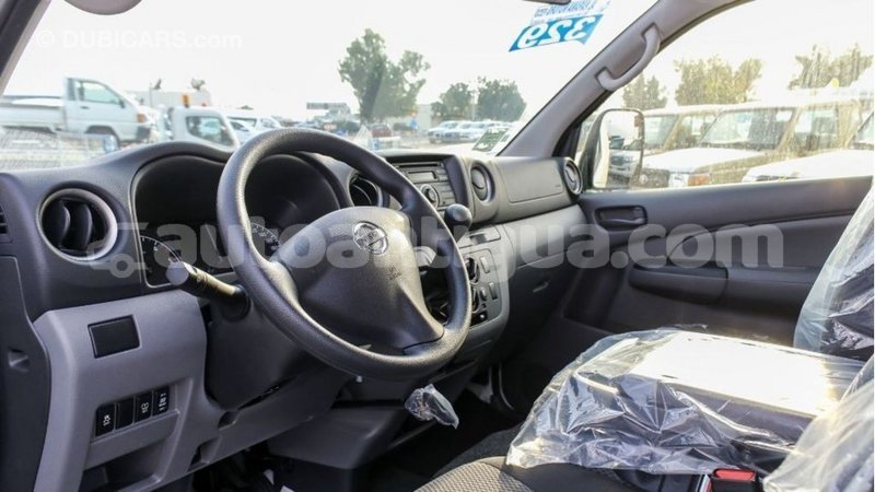 Big with watermark nissan urvan antigua import dubai 2028