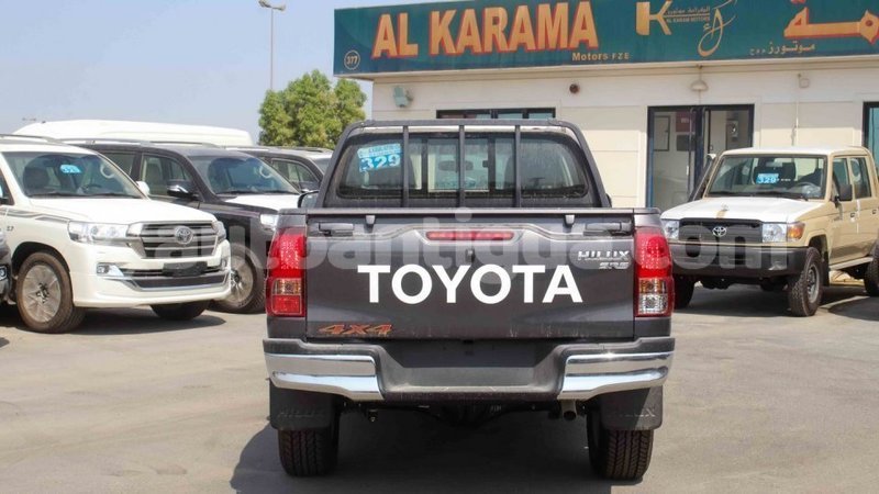 Big with watermark toyota hilux antigua import dubai 2029