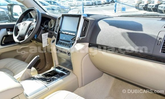 Buy Import Toyota Land Cruiser White Car in Import - Dubai in Antigua Buy Import Toyota Land Cruiser White Car in Import - Dubai in Antigua