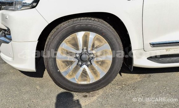 Buy Import Toyota Land Cruiser White Car in Import - Dubai in Antigua Buy Import Toyota Land Cruiser White Car in Import - Dubai in Antigua