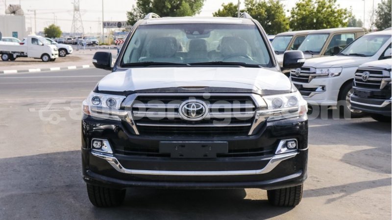 Big with watermark toyota land cruiser antigua import dubai 2033