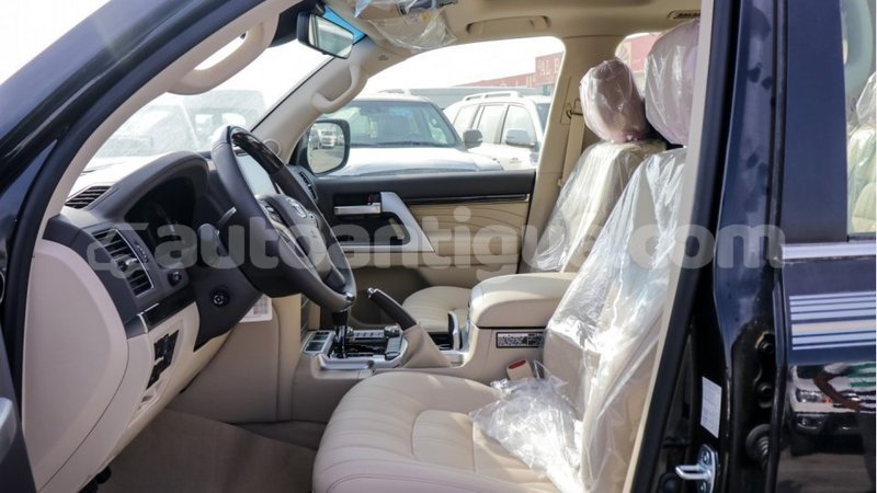 Big with watermark toyota land cruiser antigua import dubai 2033