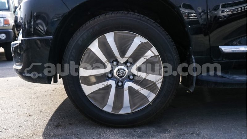 Big with watermark toyota land cruiser antigua import dubai 2033